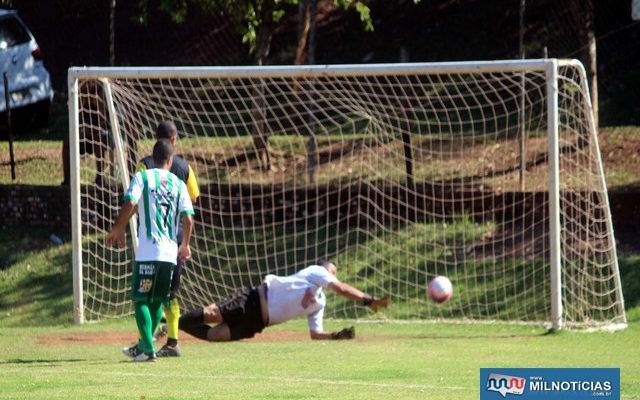 Guarani (listrado verde e branco), superou com facilidade a equipe da Funsep. Fotos: MANOEL MESSIAS/Mil Noticias