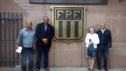 Tamiko envia documentação para a Federação Paulista de Futebol (FPF). Foto: Secom/Prefeitura