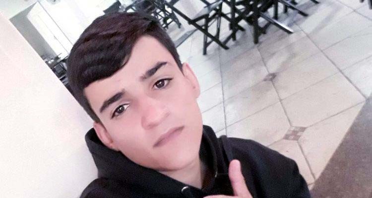 A vítima, Lucas Pina, tinha 19 anos, morreu após bater de moto em traseira de caminhão. Foto: Facebook/Reprodução