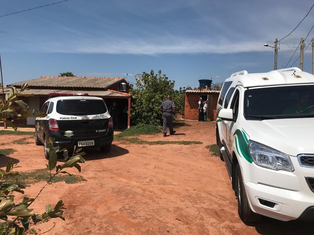 Homem e mulher foram encontrados mortos no sítio em Paraguaçu Paulista — Foto: Guilherme Lopes/TV TEM.