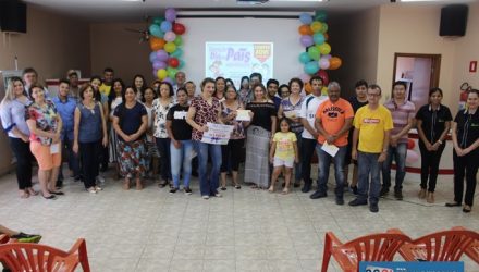 Foram entregues um total de R$ 20 mil em vales compras no comércio andradinense. Fotos: Manoel Messias/Mil Noticias