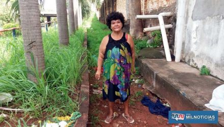 “Maria do Crochê” voltou a viver na rua novamente após ganhar a liberdade. Foto: MANOEL MESSIAS/Agência