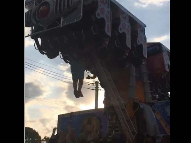 Menino fica preso em briquedo de parque, em Brasília — Foto: Arquivo pessoal