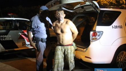 Servente foi indiciado por porte ilegal de arma de fogo/disparo em via pública. Foto: MANOEL MESSIAS/Agência