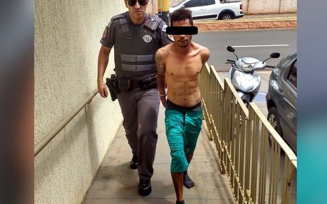 Sargento PM Vieira prendeu criminoso sobre o viaduto "Miguelão". Foto: Divulgação