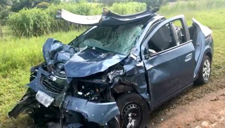 Acidente provocou a morte de três pessoas; uma delas no local e outra duas após serem hospitalizadas em Marília — Foto: Ana Carolina Levorato/TV TEM.