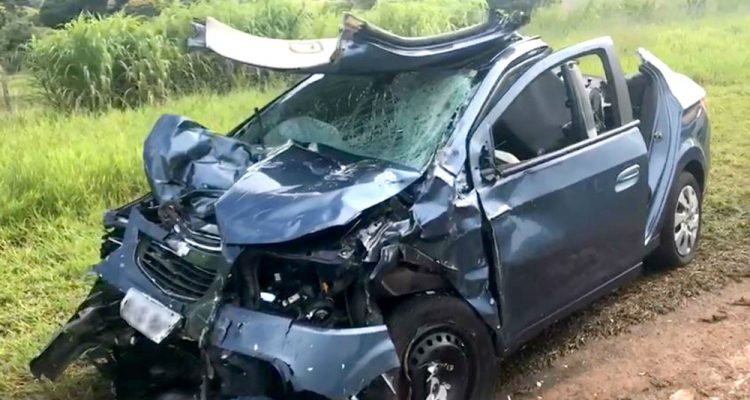 Acidente provocou a morte de três pessoas; uma delas no local e outra duas após serem hospitalizadas em Marília — Foto: Ana Carolina Levorato/TV TEM.