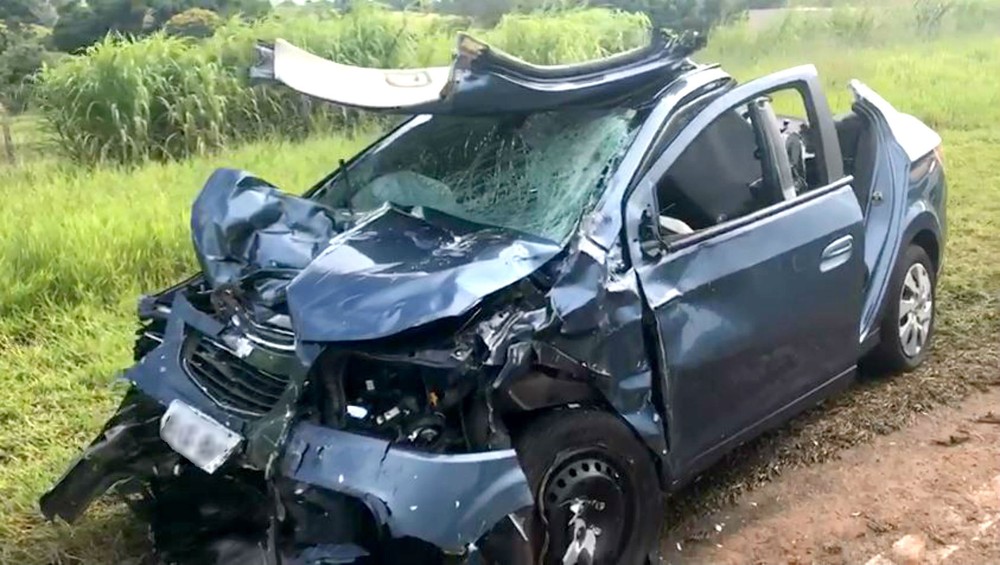 Acidente provocou a morte de três pessoas; uma delas no local e outra duas após serem hospitalizadas em Marília — Foto: Ana Carolina Levorato/TV TEM.