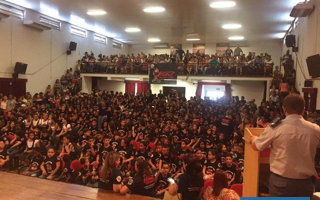 Solenidade contou com a presença dos alunos, seus familiares, professores e diretores da Rede de Ensino, além dos PMs instrutores. Fotos: DIVULGAÇÃO/PMESP