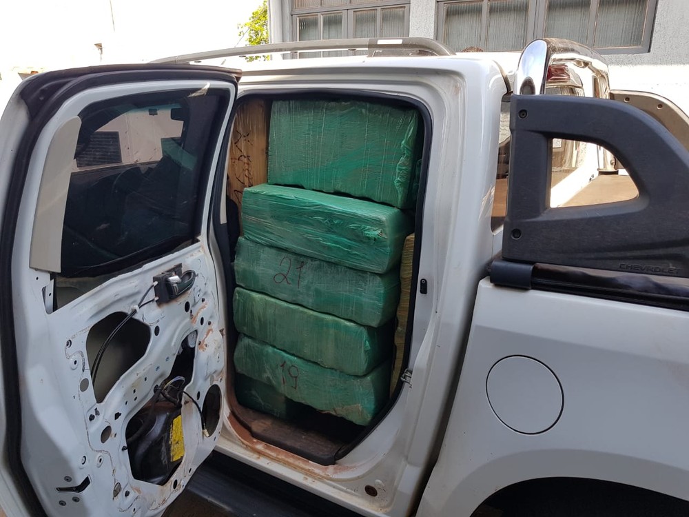 Motorista abandonou 1,5 tonelada de maconha em rodovia de MS — Foto: Polícia Federal/Divulgação.
