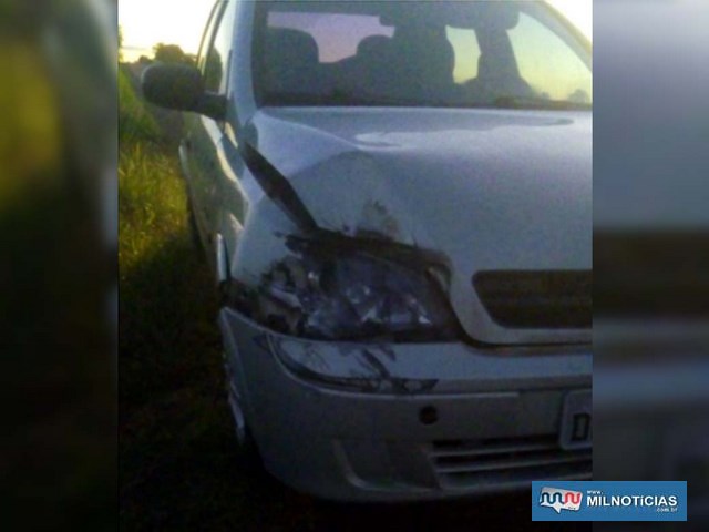 Veículo GM Corsa na cor prata sofreu quebra do farol, além de amassamentos no capô, paralama e parachoque, todos dianteiros, lado direito. Foto: DIVULGAÇÃO
