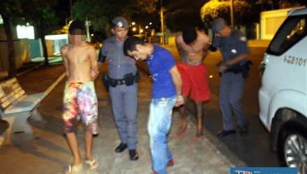Gordo, Bozó e o adolescente foram presos acusados de tráfico, associação para o tráfico e corrupção de menor. FOTO: MANOEL MESSIAS/Agência