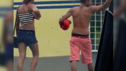 Fabiano Antônio, a “Bibi” (esq.) e seu namorado Marcelo Freitas, são acusados de cometerem diversos furtos e um roubo na cidade. Foto: DIVULGAÇÃO