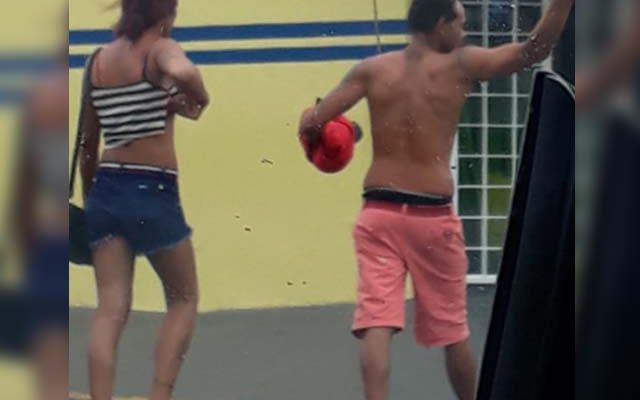 Fabiano Antônio, a “Bibi” (esq.) e seu namorado Marcelo Freitas, são acusados de cometerem diversos furtos e um roubo na cidade. Foto: DIVULGAÇÃO
