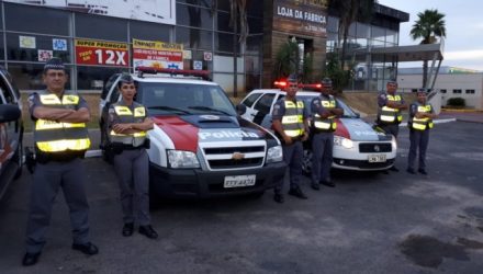 Bloqueios de fiscalização e orientação foram realizados em alguns pontos da cidade de Andradina. Fotos: DIVULGAÇÃO