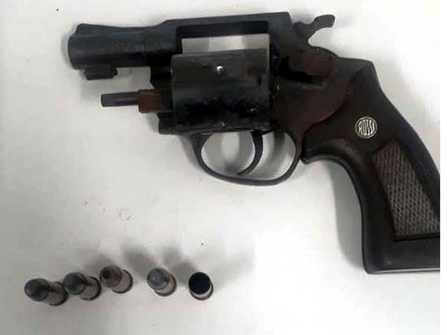 Arma usada pelo marceneiro para matar a esposa foi apreendida pela Polícia Civil de Praia Grande, SP Foto: DIVULGAÇÃO