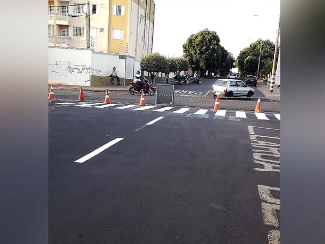 Rua Paulo Marin entre a avenida Bandeirantes e a Rua São Paulo passa a ser de mão única devido a instalação de semáforo. Foto: Secom/Prefeitura