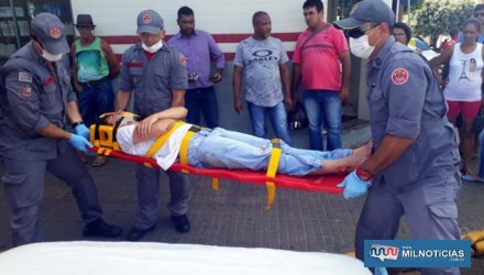 Vítima foi socorrida pelos bombeiros até a UPA – Unidade de Pronto Atendimento, passando por exames de raio X. Foto: MANOEL MESSIAS/Agência