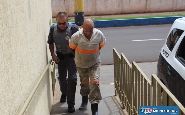 Acusado foi encaminhado inicialmente ao 2º DP e depois para a DDM onde a ocorrência foi registrada. Foto: MANOEL MESSIAS/Agência