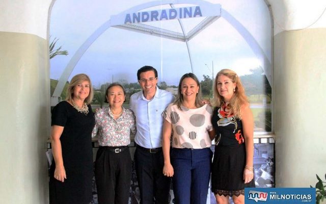 Participaram também a prefeita Tamiko Inoue, a secretária de Educação, Lucilene Novais, além do palestrante Dalmir Sant’anna, entre outras autoridades. Foto: Secom/Prefeitura