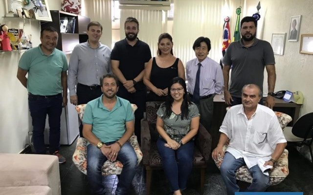 Representantes da Acia e 
Sincovan se reuniram com secretários da Prefeitura de Andradina para tratar do assunto. Foto: DIVULGAÇÃO