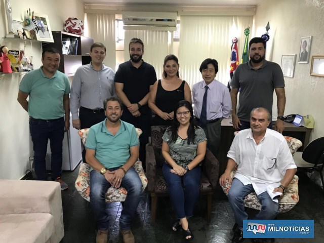 Representantes da Acia e Sincovan se reuniram com secretários da Prefeitura de Andradina para tratar do assunto. Foto: DIVULGAÇÃO