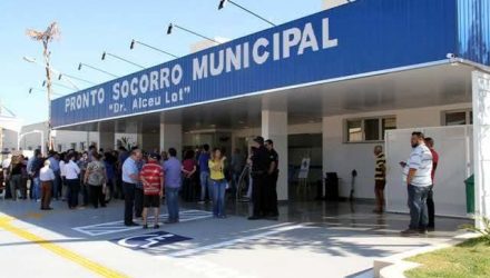Pronto-socorro Dr. Alceu Lot é administrado pela OS Irmandade Santa Casa de Birigui, que prometeu adotar medidas para reforçar a segurança no local. Foto: RP10