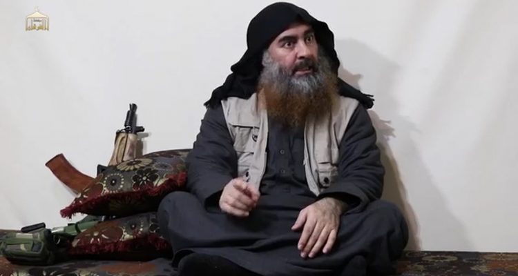Abu Bakhr Al-Baghdadi em vídeo divulgado nesta segunda (29) — Foto: AFP/Al-Furqan.