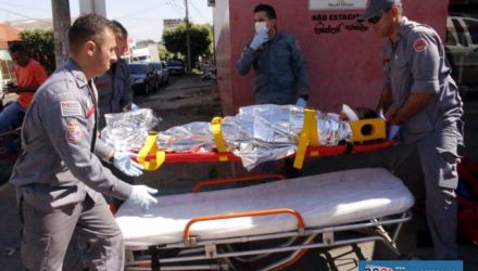 Operadora de caixa foi socorrida pelos bombeiros com ferimentos e contusões leves pelo corpo. Foto: MANOEL MESSIAS/Agência