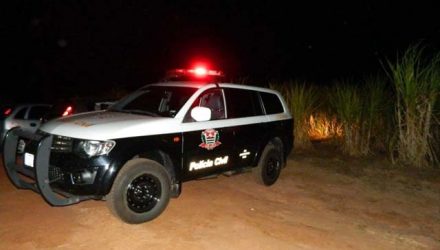 Corpo foi localizado em canavial, com três perfurações de tiros. Foto: Diego Fernandes Silva / adamantinanet.com.br