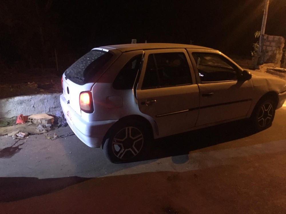 Polícia alega que eles estavam em atitude suspeita e se recusaram a parar — Foto: PM-MT/ Divulgação.