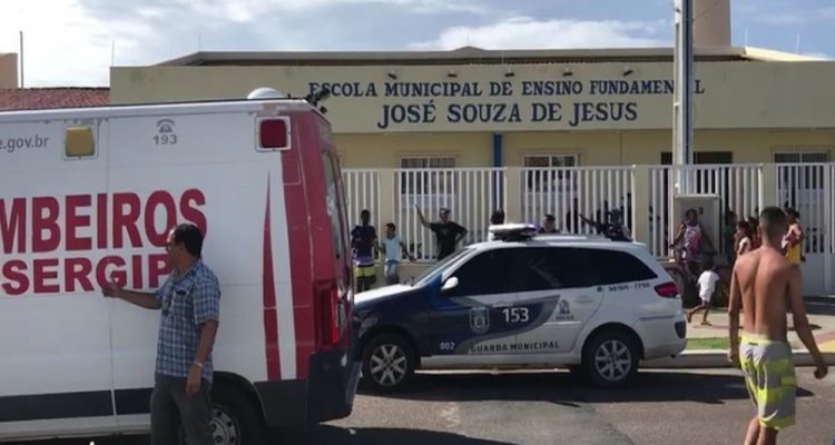 Professora morreu dentro da ambulância, a caminho do hospital — Foto: Cleverton Macedo/TV Sergipe.