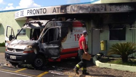 Unidade de resgate e fachada da UPA ficaram destruídos. Foto: Região Noroeste