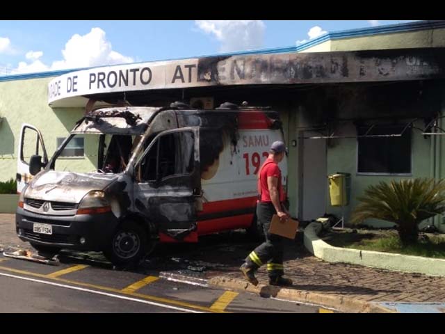 Unidade de resgate e fachada da UPA ficaram destruídos. Foto: Região Noroeste