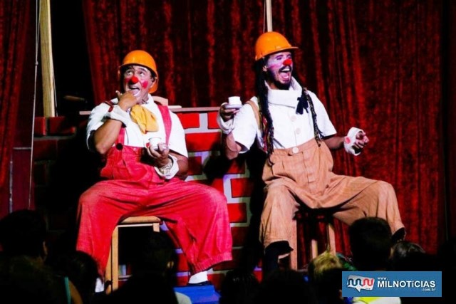 Inspirada nos grandes espetáculos do universo circense “Mãos a Obra” promove uma série de situações cômicas e inusitadas. Foto: Secom/Prefeitura
