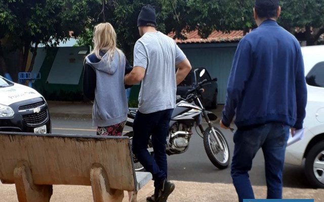 H. S. A., de 18 anos, moradora no bairro Pereira Jordão, foi flagrada com 27 gramas de maconha no corpo. Foto: MANOEL MESSIAS/Agência