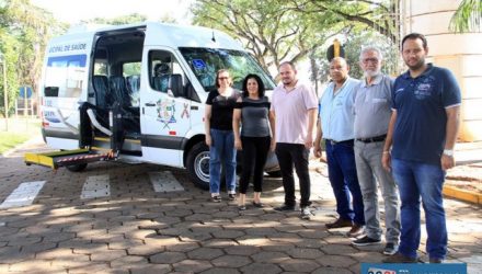 Nova van de transporte de passageiros com acessibilidade para cadeirantes. Foto: Secom/Prefeitura