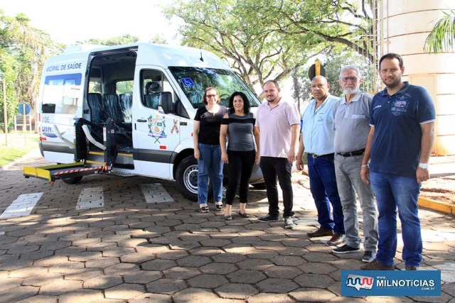 Nova van de transporte de passageiros com acessibilidade para cadeirantes. Foto: Secom/Prefeitura