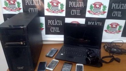 Celulares e computadores foram apreendidos pela Polícia Civil — Foto: Divulgação/Polícia Civil