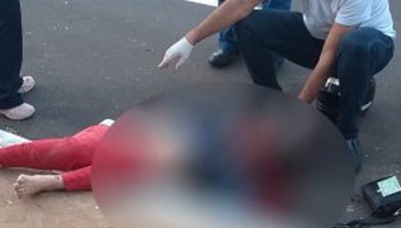 Mulher não resistiu aos ferimentos e morreu no local. Foto: RP10