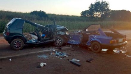 Veículos de passeio pertenciam a mesma família, conforme a Polícia Rodoviária. Foto: DIVULGAÇÃO