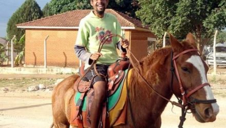 Vítima gostava de participar dos eventos no bairro, como passeio a cavalo e ver a cavalgada. Foto: DIVULGAÇÃO