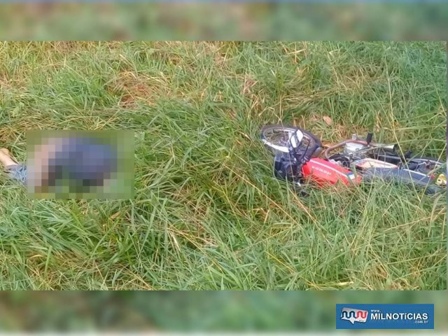 Eletricista foi encontrado caído e morto ao lado da motocicleta que pilotava pela estrada vicinal Idílio Romio, que demanda ao cemitério de Murutinga do Sul. Fotos: DIVULGAÇÃO