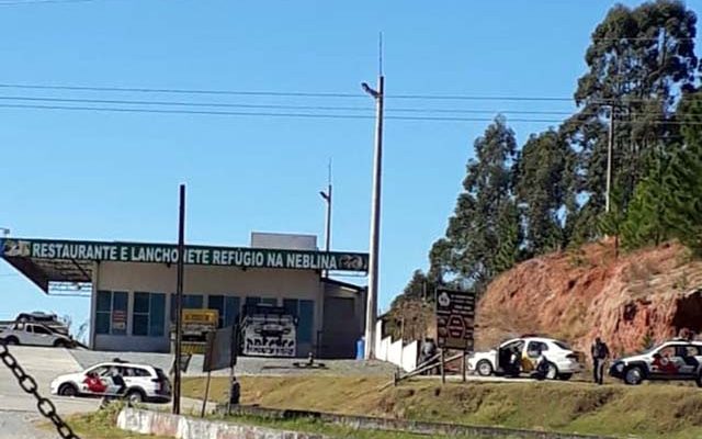 Criminosos fazem reféns em restaurante em Piedade — Foto: Arquivo Pessoal