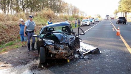 Acidente entre camionete e automóvel em Pontalinda  deixa uma vítima fatal. Fotos: A Voz das Cidades