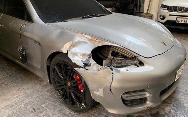 Porsche dirigido por motorista que supostamente atropelou, não parou para prestar socorro e matou a diarista Audenilce Bernardina dos Santos, de 65 anos, nesta sexta-feira (26) — Foto: Divulgação/Polícia Civil.