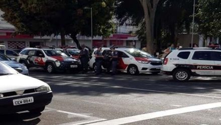 Policiais militares foram acionados após roubo de malote no centro de Araçatuba (Reprodução/ WhatsApp)