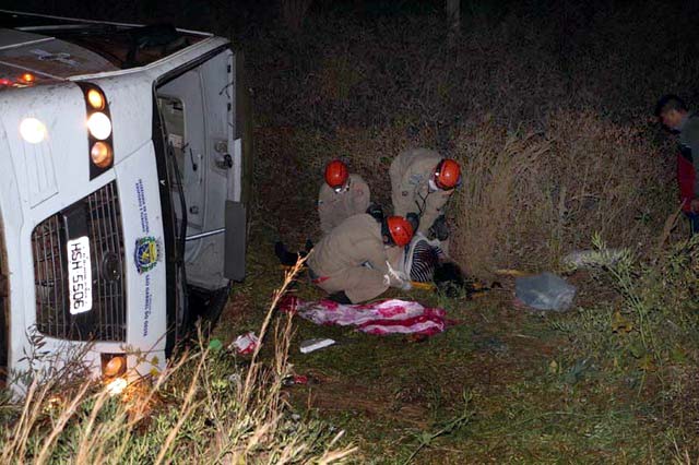 Entre os feridos estão uma gestante, de 22 anos, uma adolescente, de 15 anos, e uma criança, de 4 anos (Foto: Reprodução/ O Correio News)