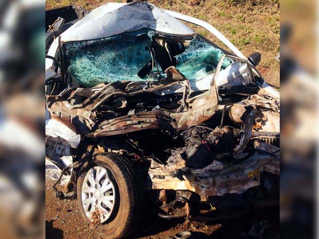 Acidente entre carro e caminhão deixa um morto em São Manuel — Foto: Arquivo Pessoal/Luiz Garcia