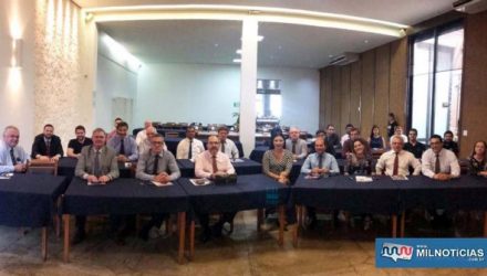 Reunião contou com policiais civis de várias esferas, além dos delegados seccionais de Araçatuba e Andradina. Foto Marianna Oliveira